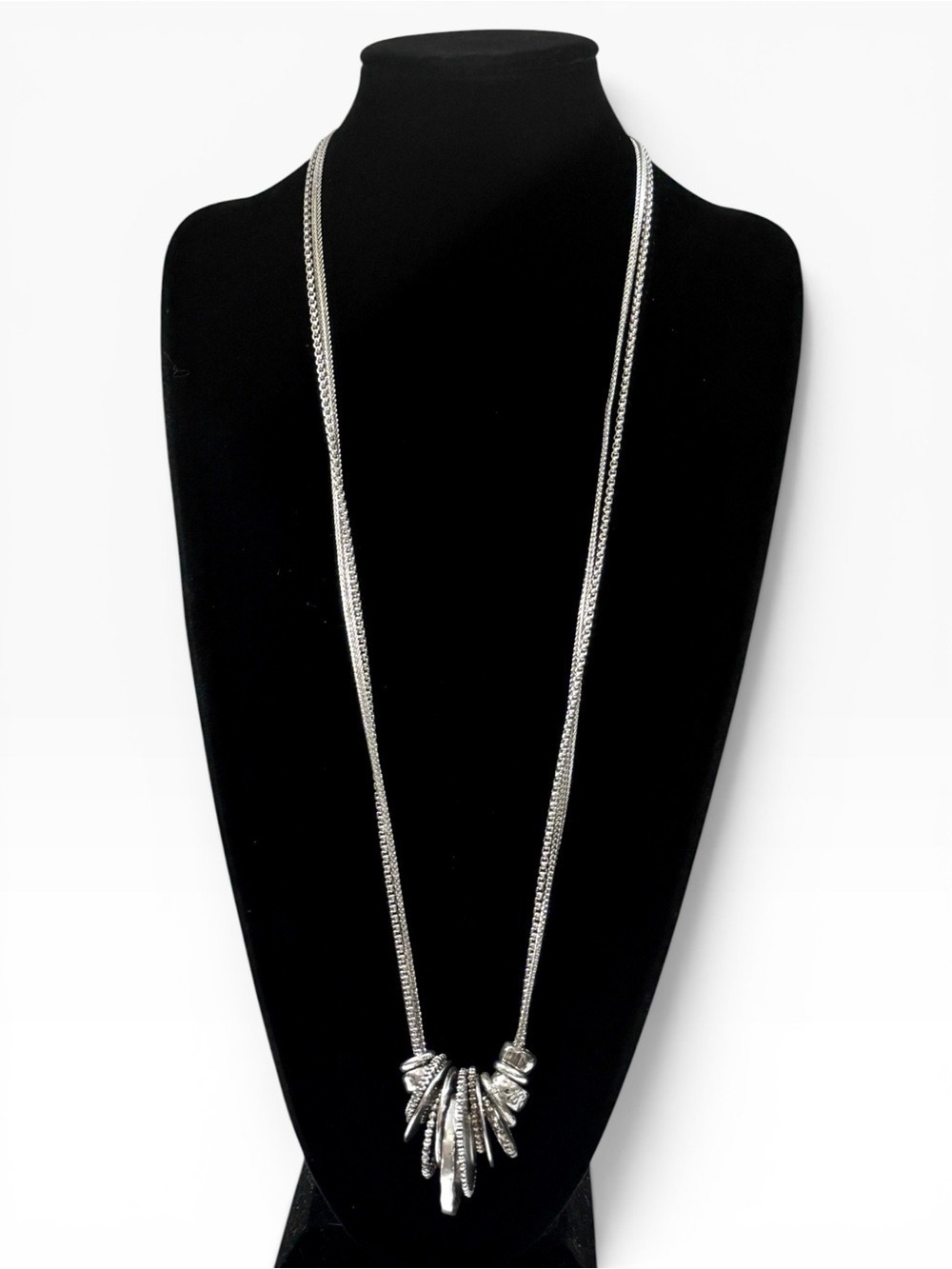 CHICO’S Long Silver Disc Statement Necklace NWT | Modern Art Gallery Chic